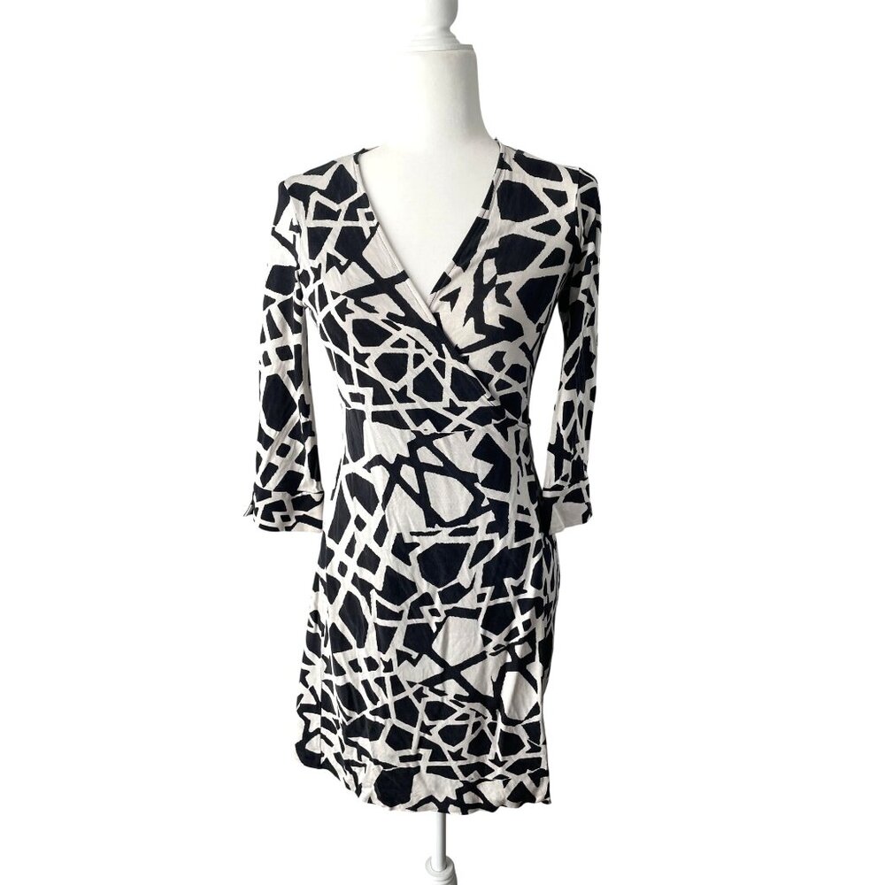 Diane Von Furstenberg Julian Mini Wrap Dress Black & White Abstract Size 6 Silk